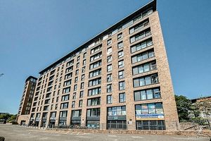 73 Roosevelt Apartments- click for photo gallery